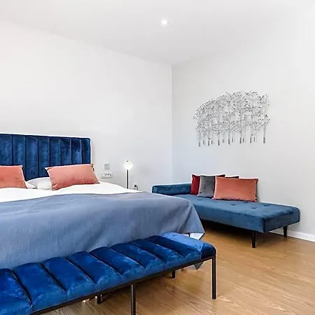 Hotel Balance
